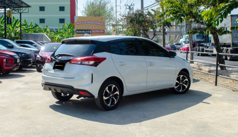Toyota Yaris 1.2 Premium 2023 *LK0300*